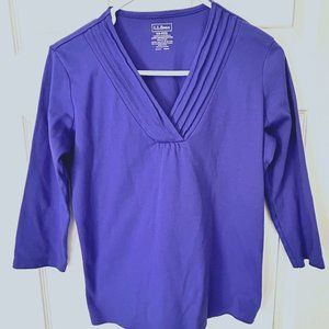 Womens LL Bean V-neck shirt - XS  Reg
